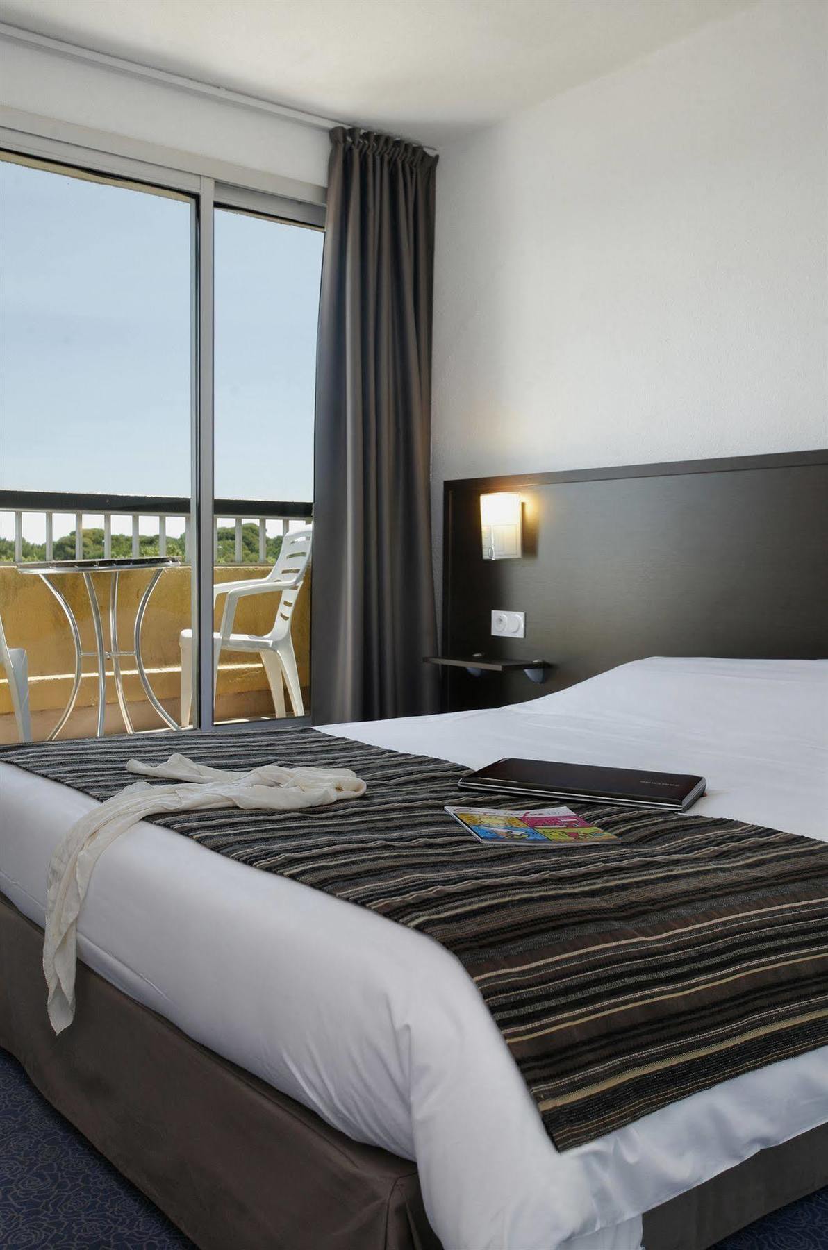 Hotel Brit Opal Centre Port